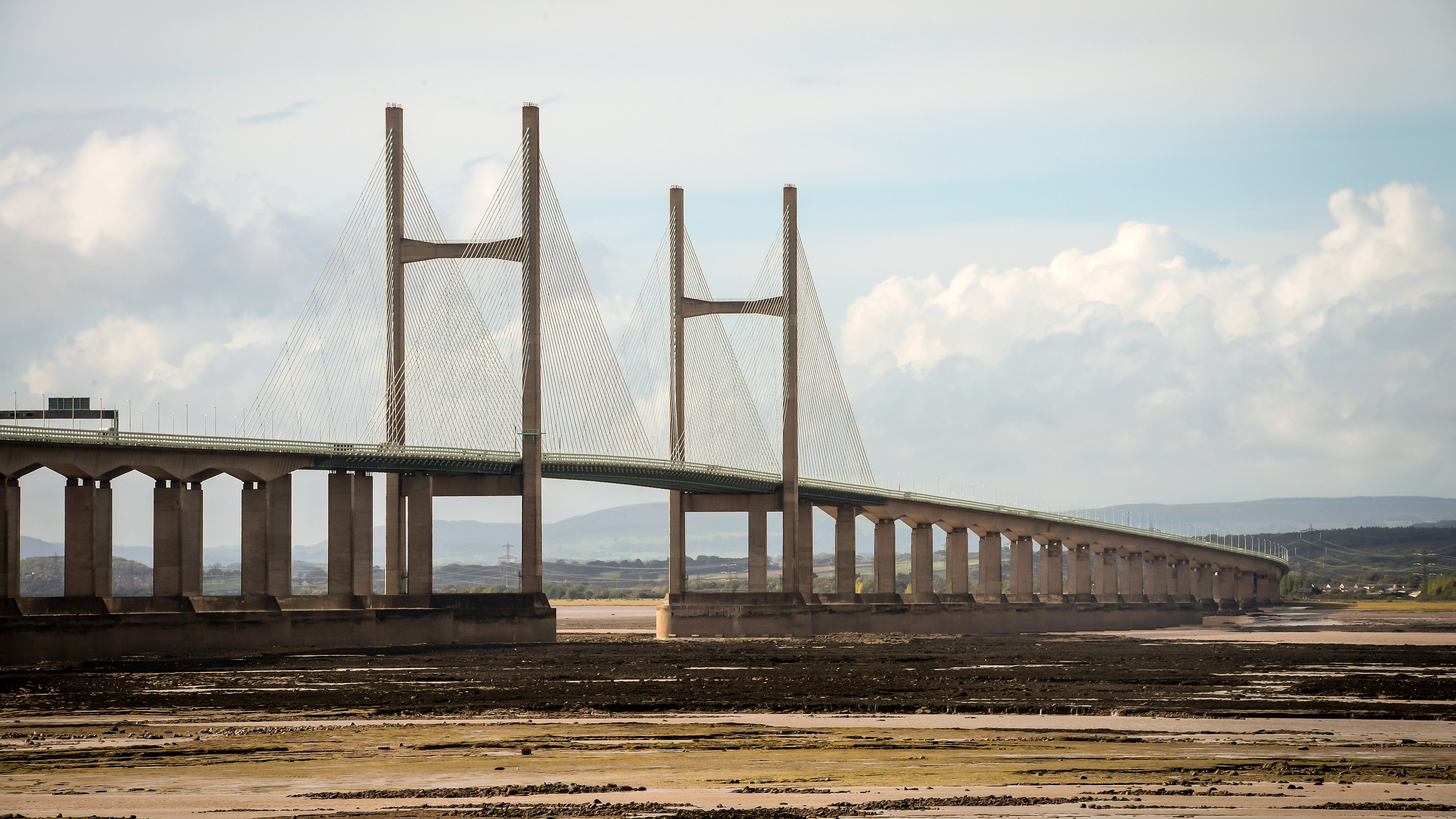 Prince of Wales bridge M4 bridge closes for hours after crash