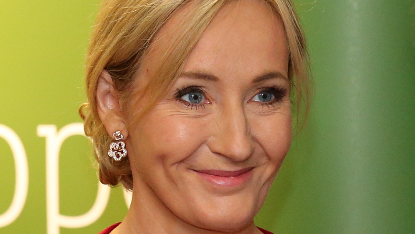 JK Rowling tweets novel rejection letters | ITV News