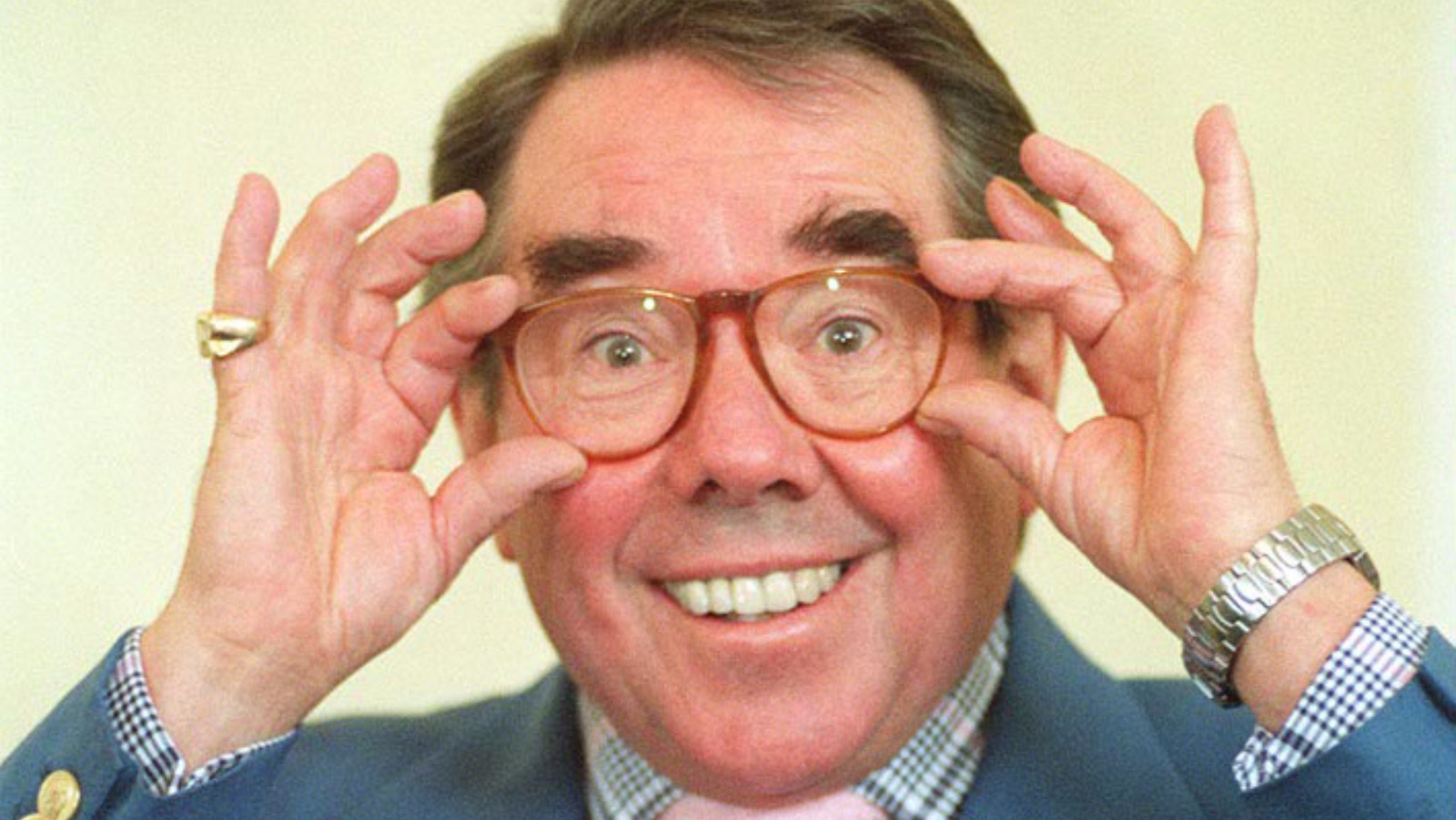 It S Goodnight From Him A Look Back At Ronnie Corbett S Life Itv News