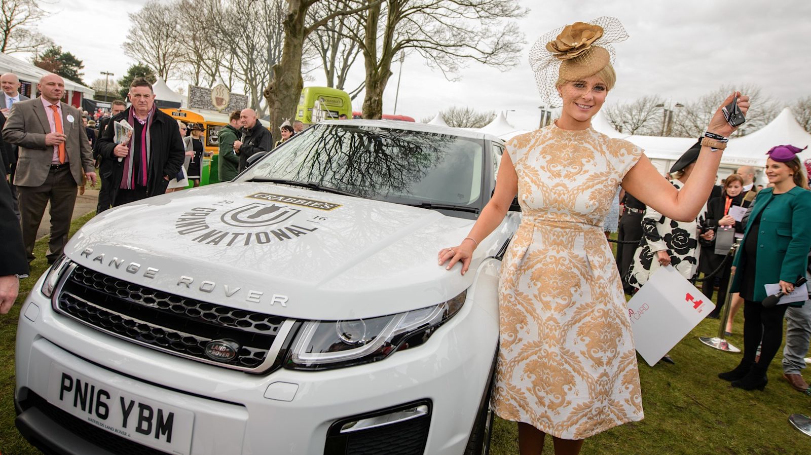 Aintree races ladies day hotsell best dressed