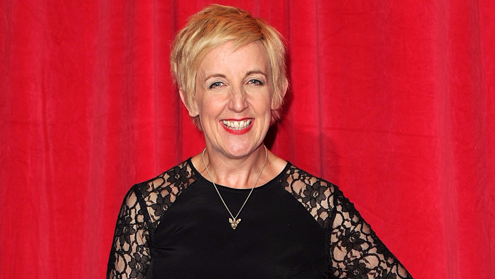 Broadchurch Ex Coronation Street Star Julie Hesmondhalgh Among New Cast Members For Final Series Itv News