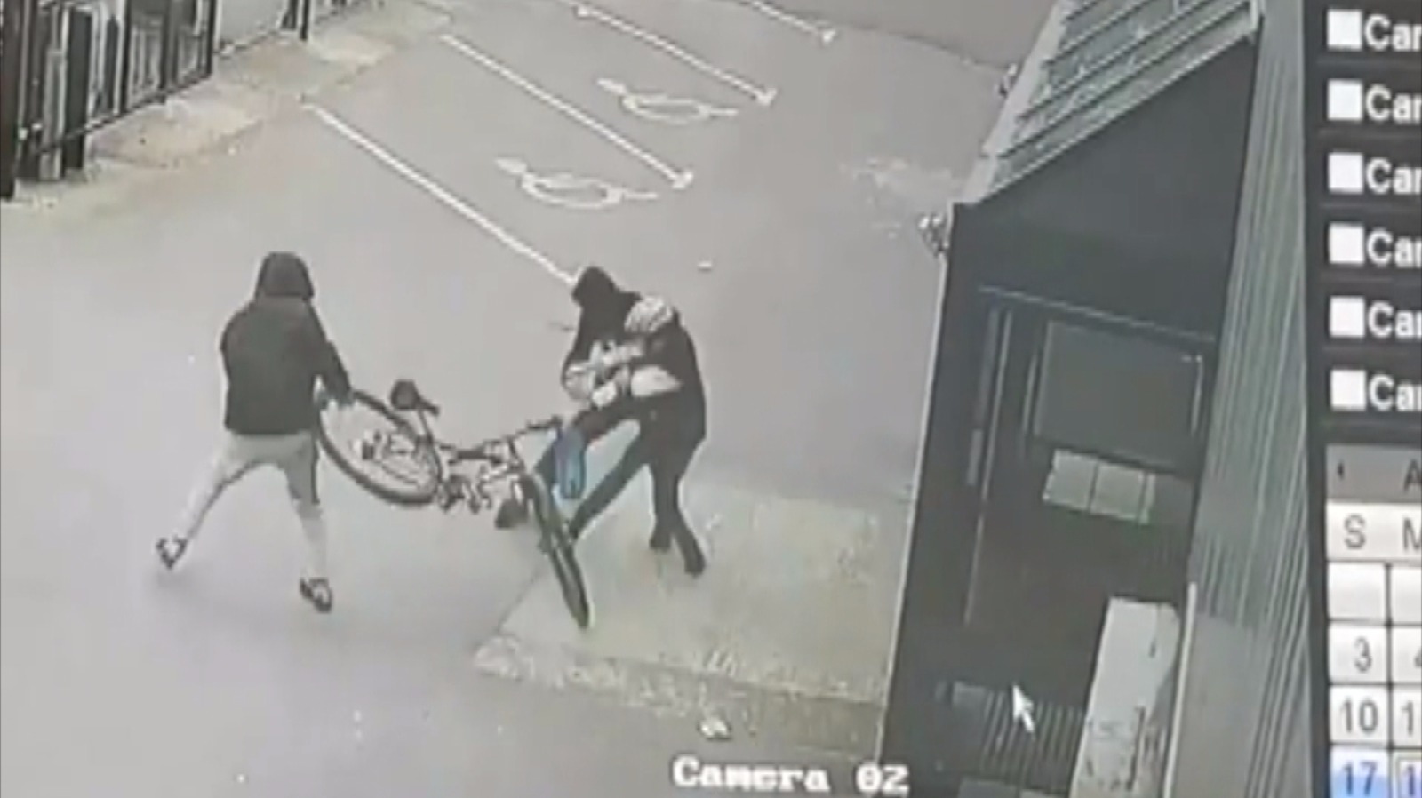 Captured on camera, brave boy tries to stop thieves stealing his bike ...