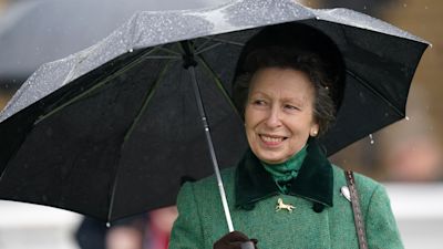 Royals, celebrities and plenty of mud - day two of Cheltenham Festival 2022 in pictures | ITV News West Country