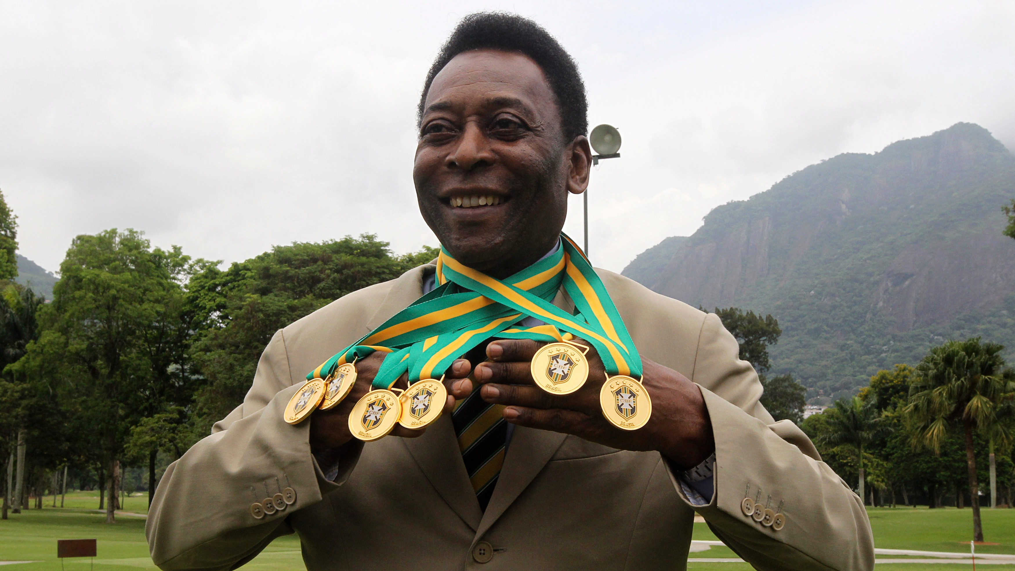 Pele world store cup medals