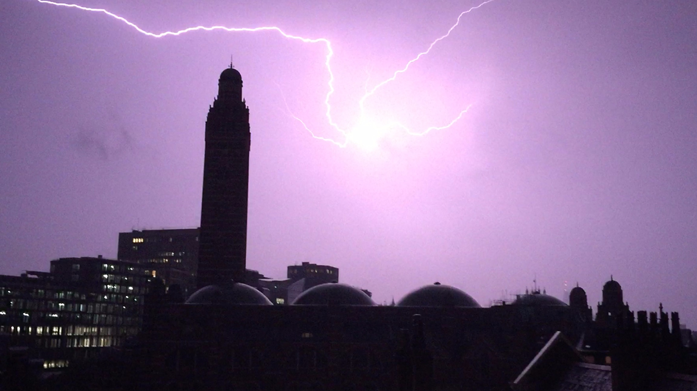 Weather: Thunderstorms Trigger Met Office Warning For London | ITV News ...