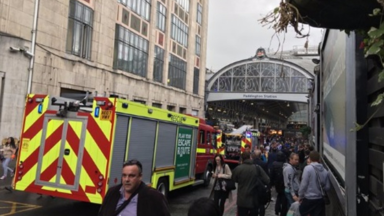 Severe Disruption At Paddington After Train Derailment Itv News London 