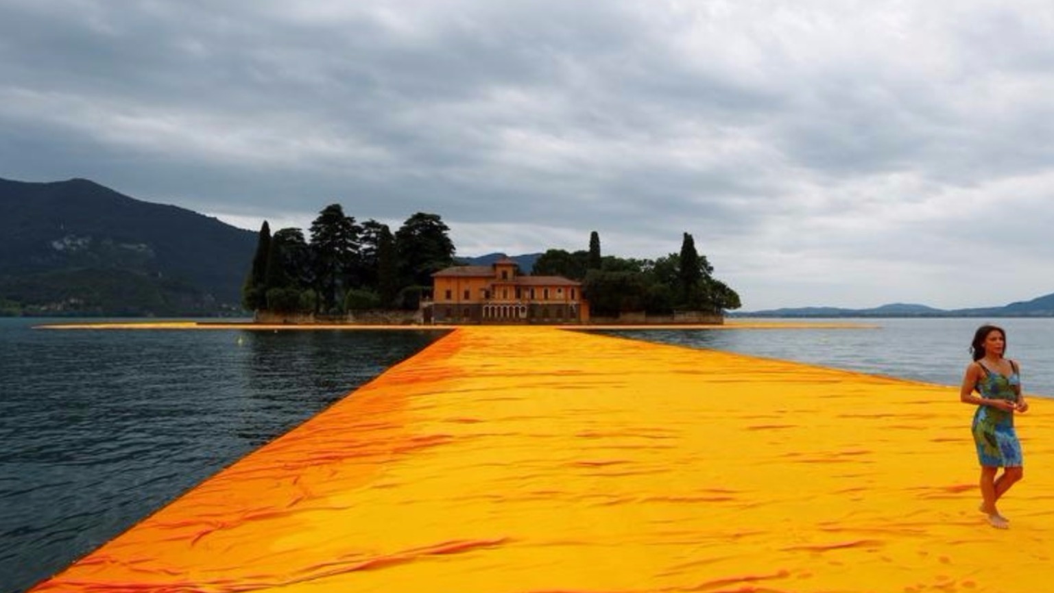 Art exhibition lets you walk on water | ITV News