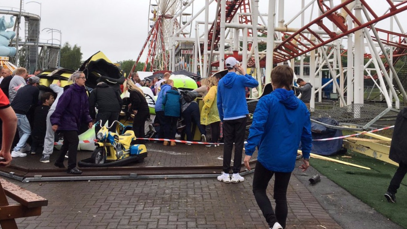 Rollercoaster derails at Scottish theme park leaves 10 injured