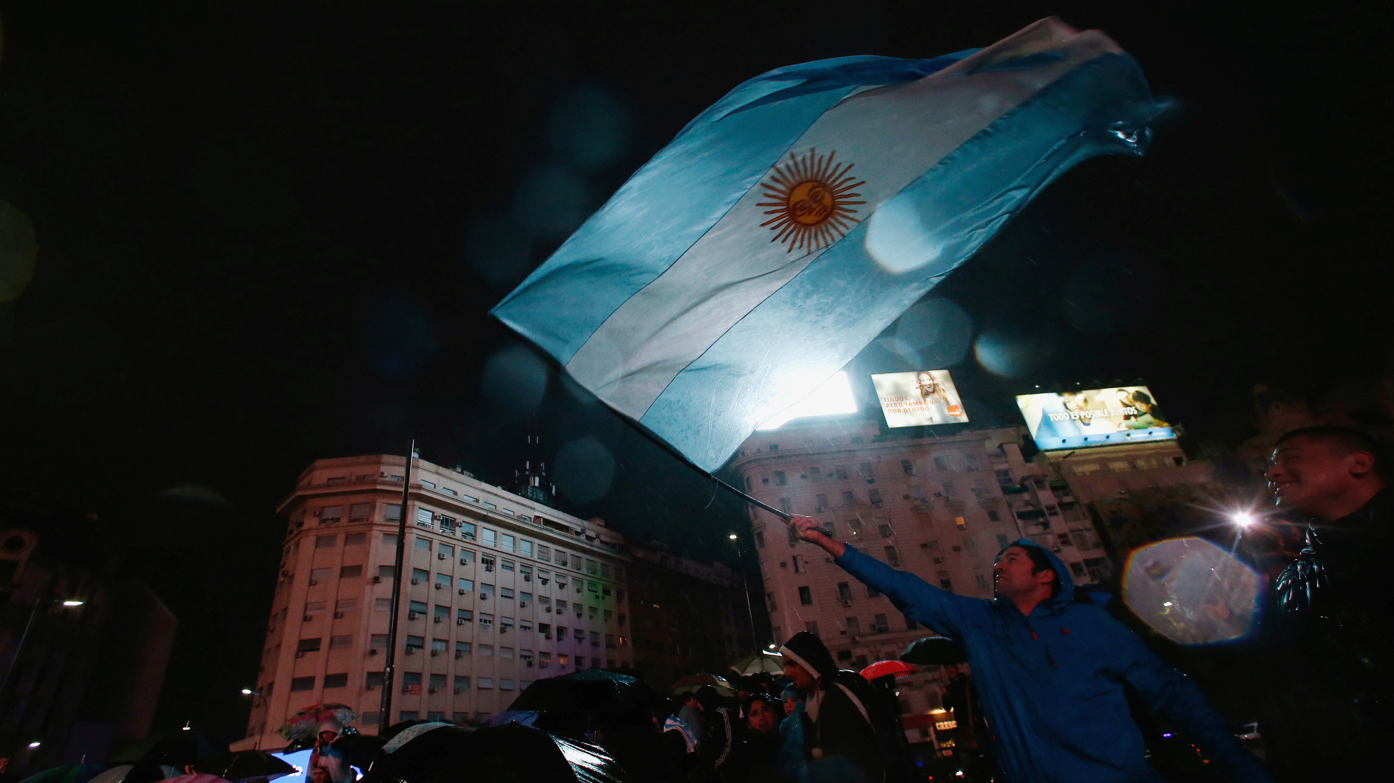 Argentinians rally to demand Lionel Messi return to national team | ITV ...