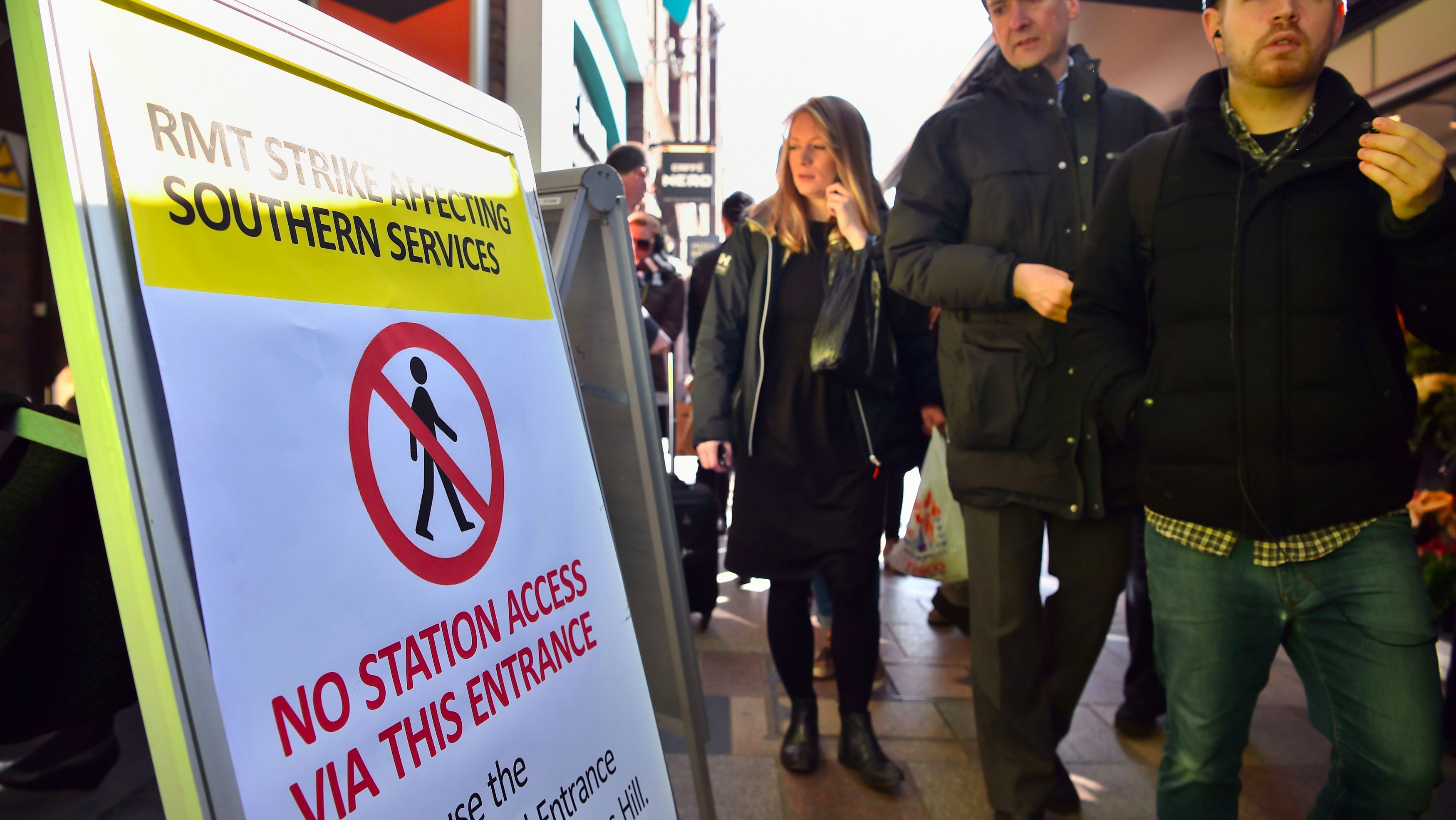 Southern reveals 'strike timetable' for next week | ITV News Meridian