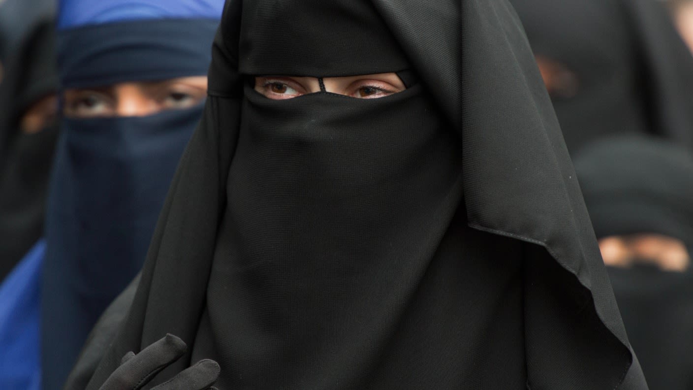 Officers In The West Midlands Could Be Allowed To Wear Burka To Encourage Diversity Itv News