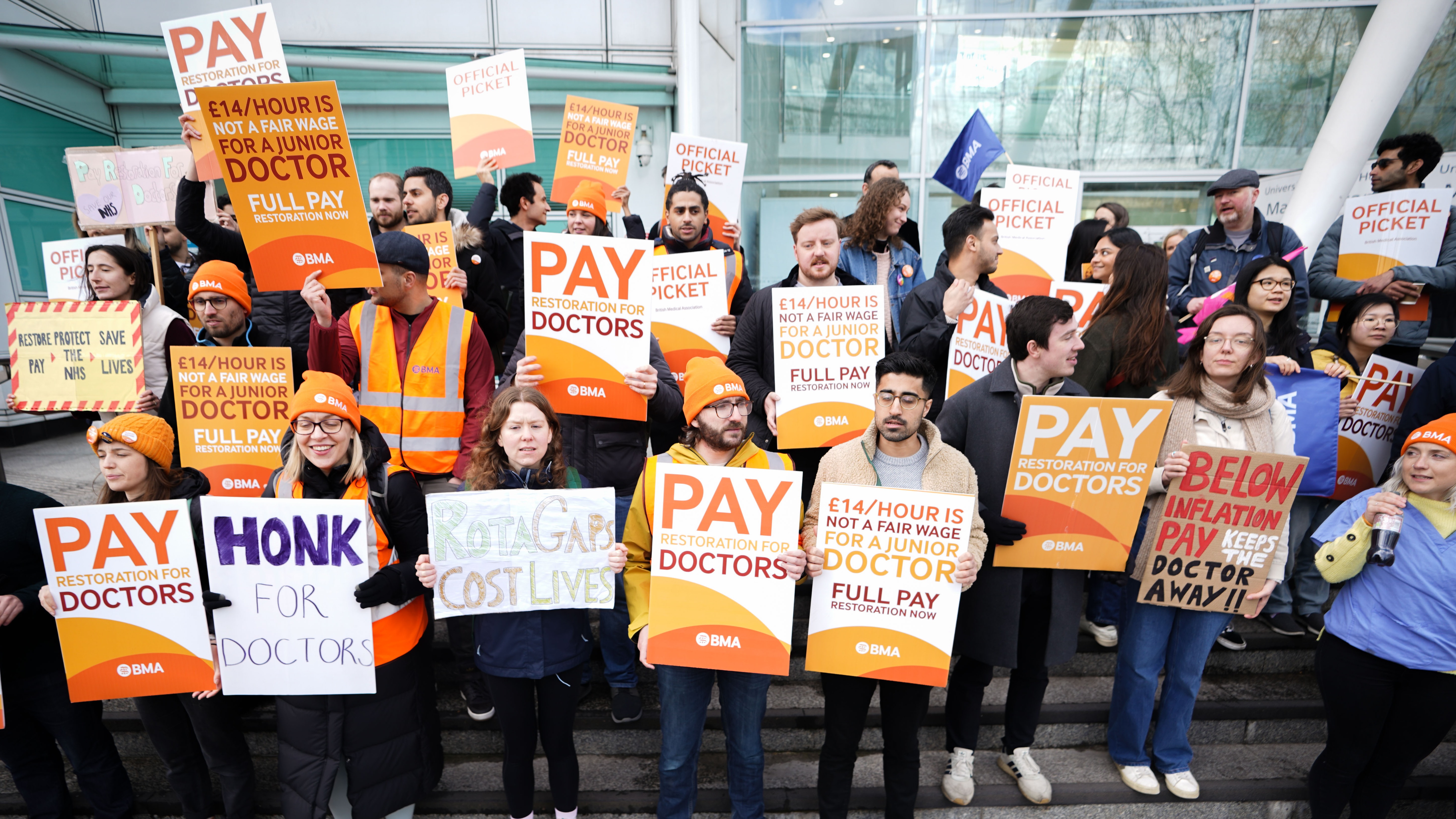 Scottish Junior Doctors Vote Overwhelmingly In Favour Of 72 Hour Strike   PA 71706987 