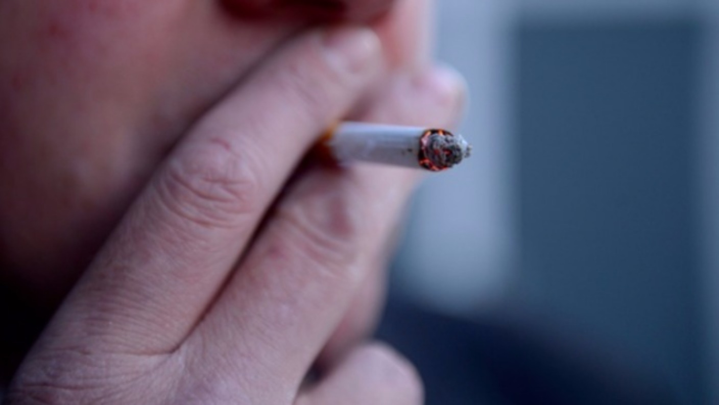 Vaping to be banned in cars carrying children under government plans
