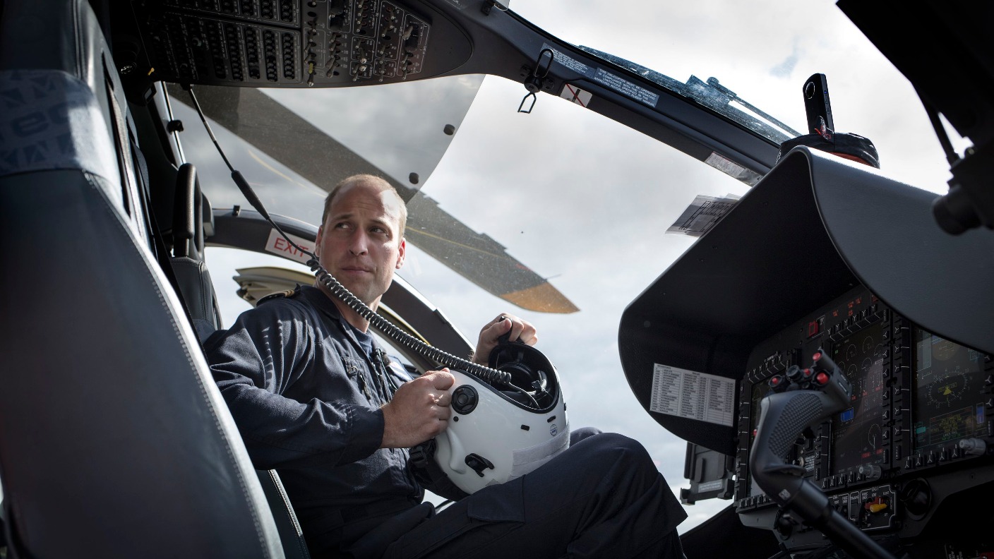 Prince William tells of 'sad, dark moments' as air ambulance pilot(02)