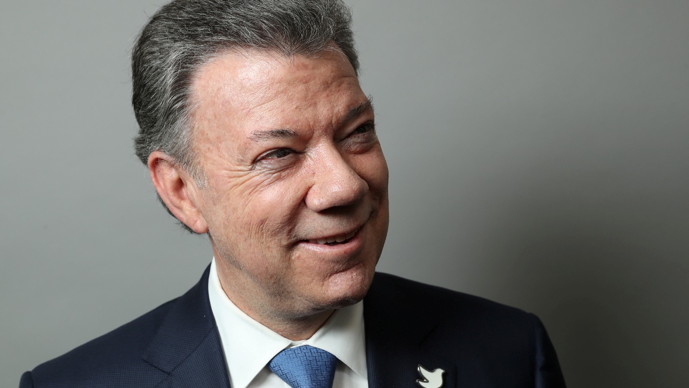 Colombia's president Juan Manuel Santos wins the Nobel Peace Prize ...