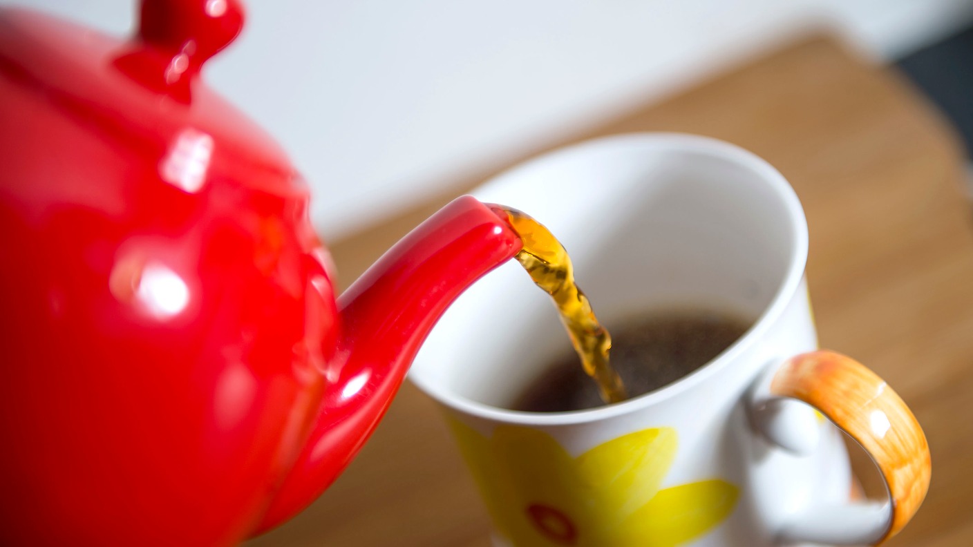 English man spends 11 hours trying to make cup of tea with Wi-Fi kettle, Smart homes