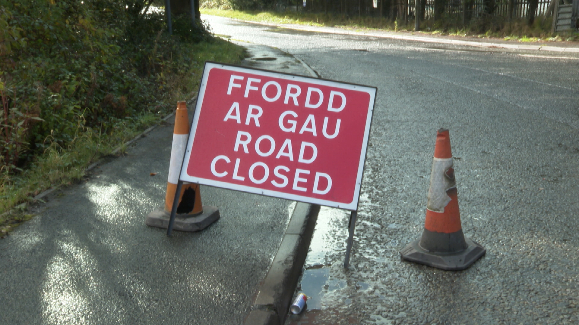 Treherbert Road closed following serious crash on Rhigos Road