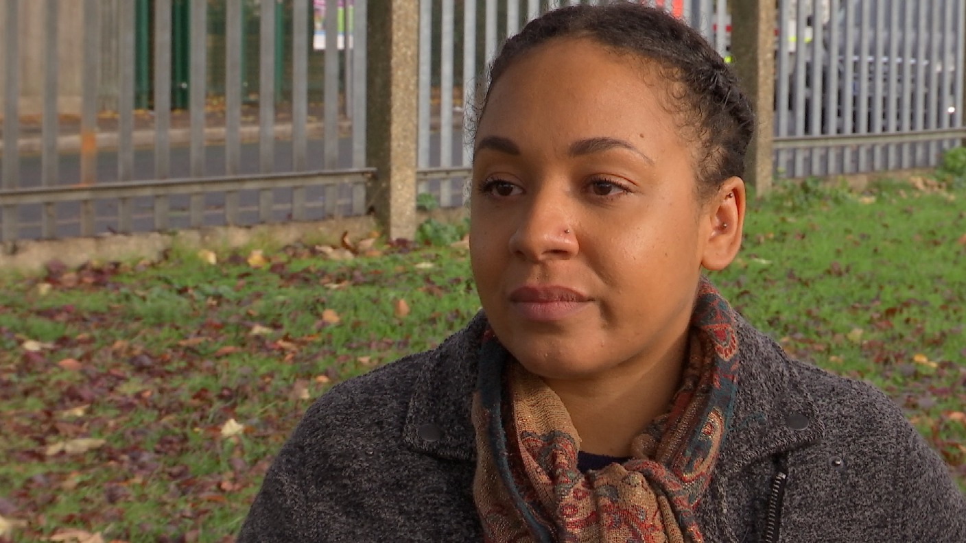 Eastenders star makes emotional appeal for help to find her teenage ...