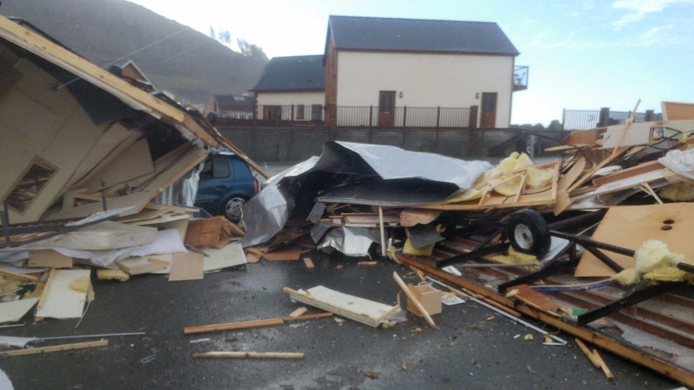 Tornado Like Winds Whip Through The West Itv News