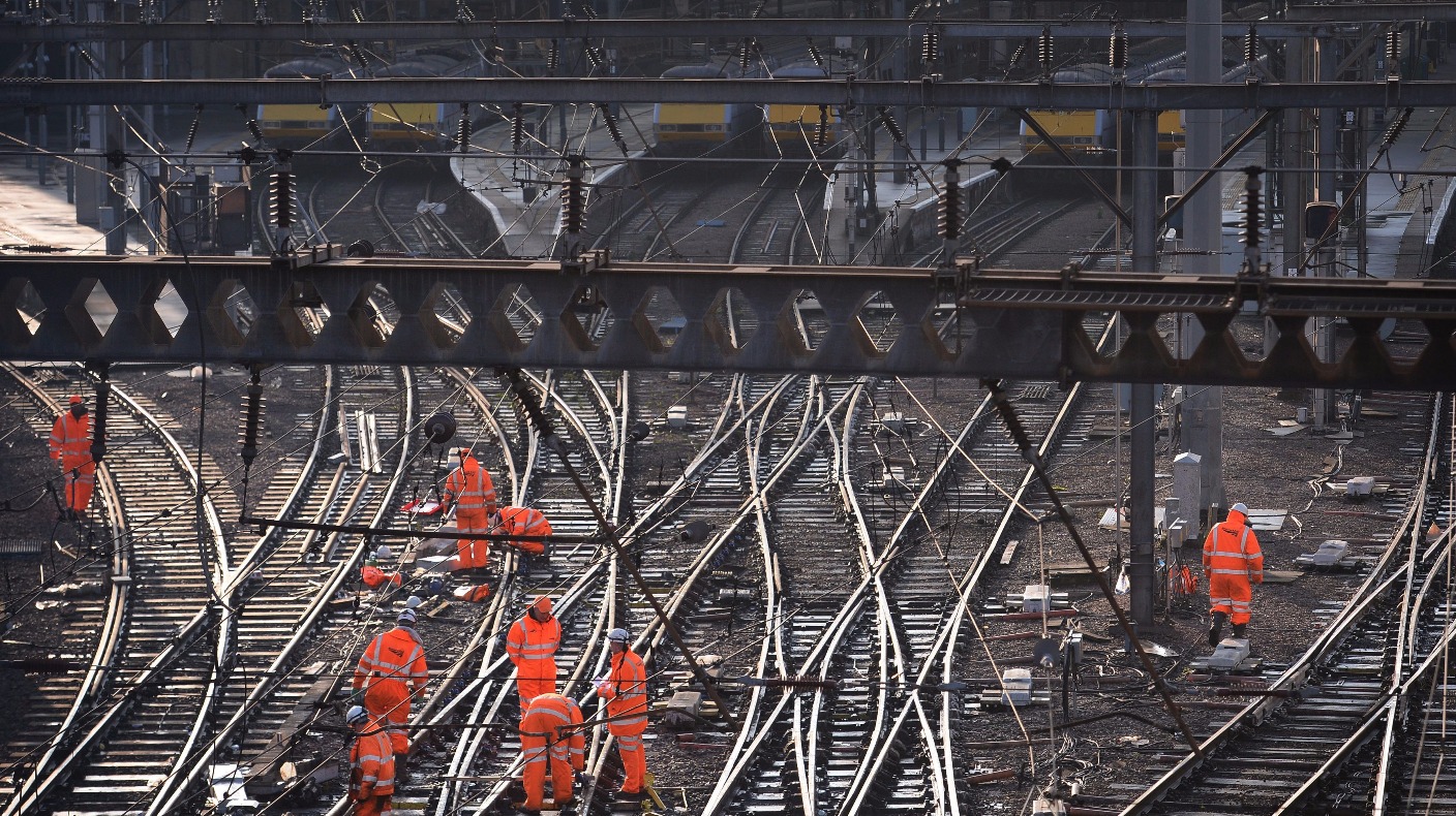 Christmas rail travel Is your journey affected? ITV News London