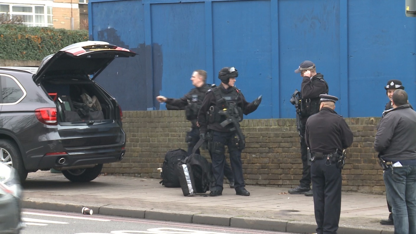 Man arrested after 12 hour stand-off in Brixton | ITV News London