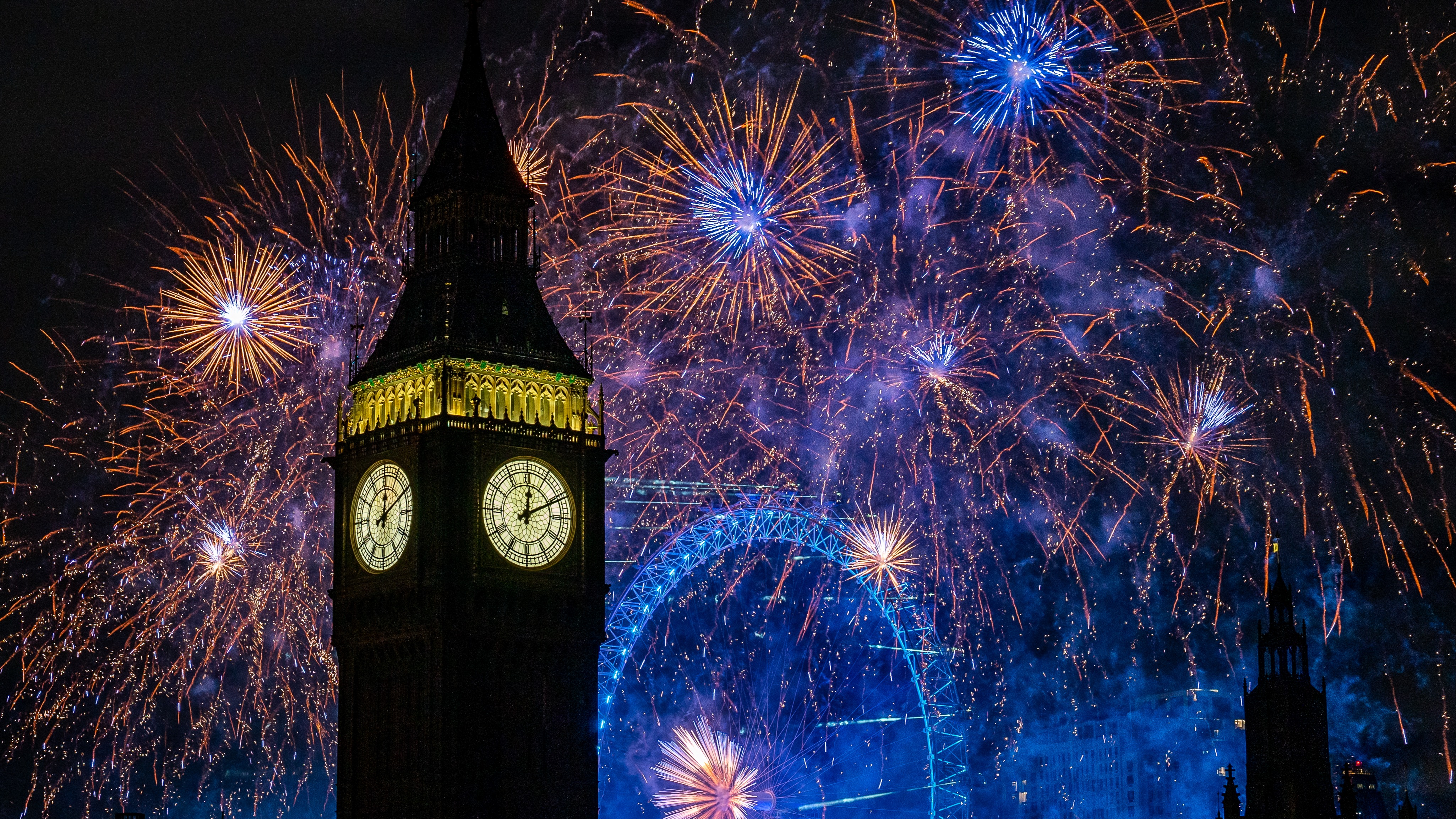 4101px x 2306px - UK starts 2023 with spectacular fireworks display in London and Edinburgh  to mark New Year | ITV News