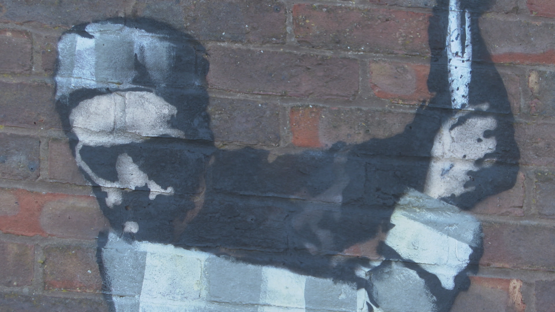 Suspected Banksy At Reading Prison In Pictures - Berkshire Live - Foto 5