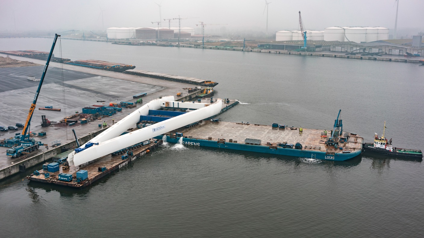 Belgium to Sunderland: Bridge centrepiece heads to the city | ITV News ...
