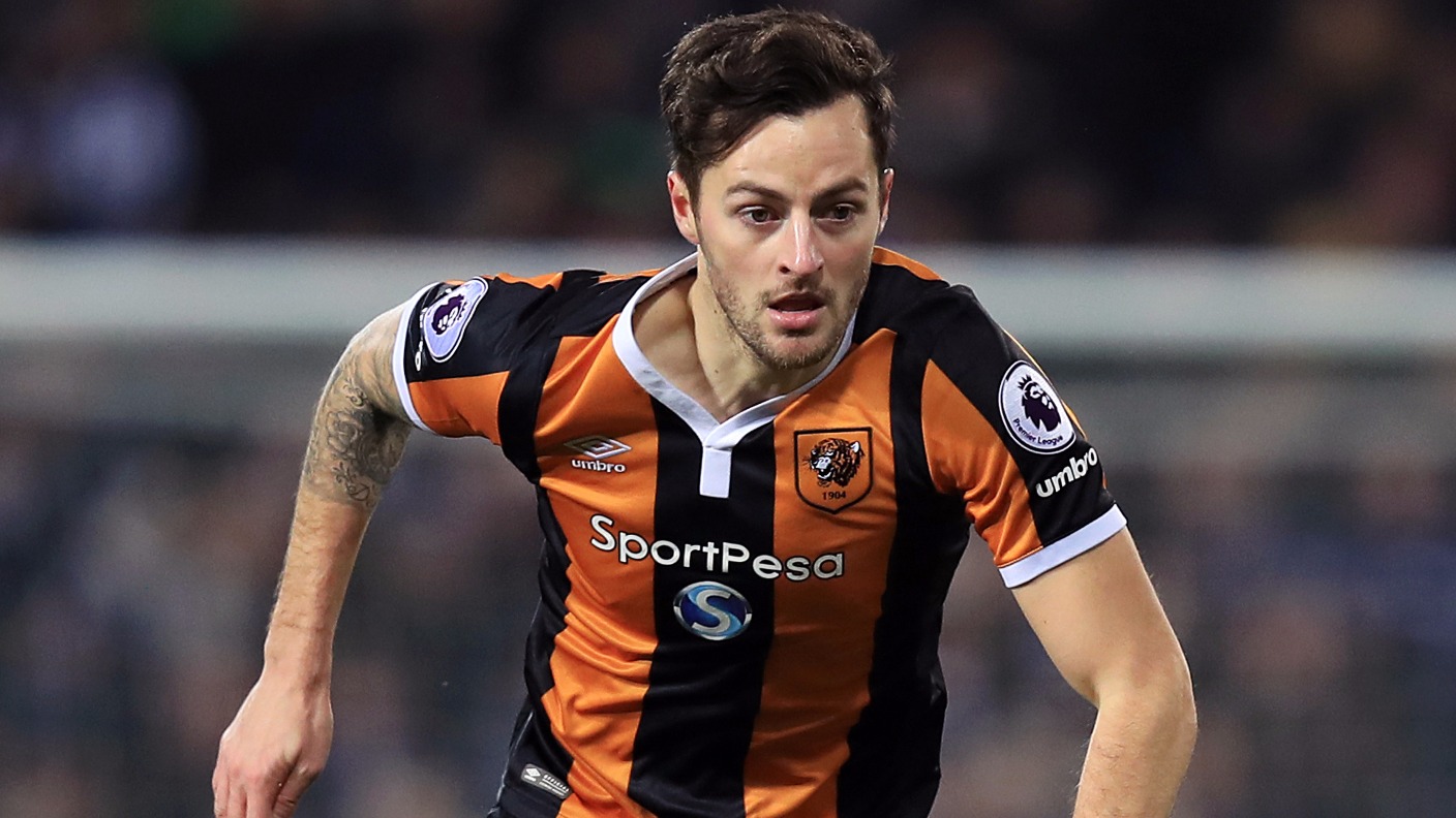 Chelsea trio visit injured Mason in hospital | ITV News