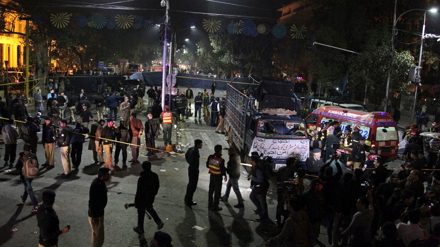 Blast targeting Pakistan protest kills 13 and injures 58 ITV News