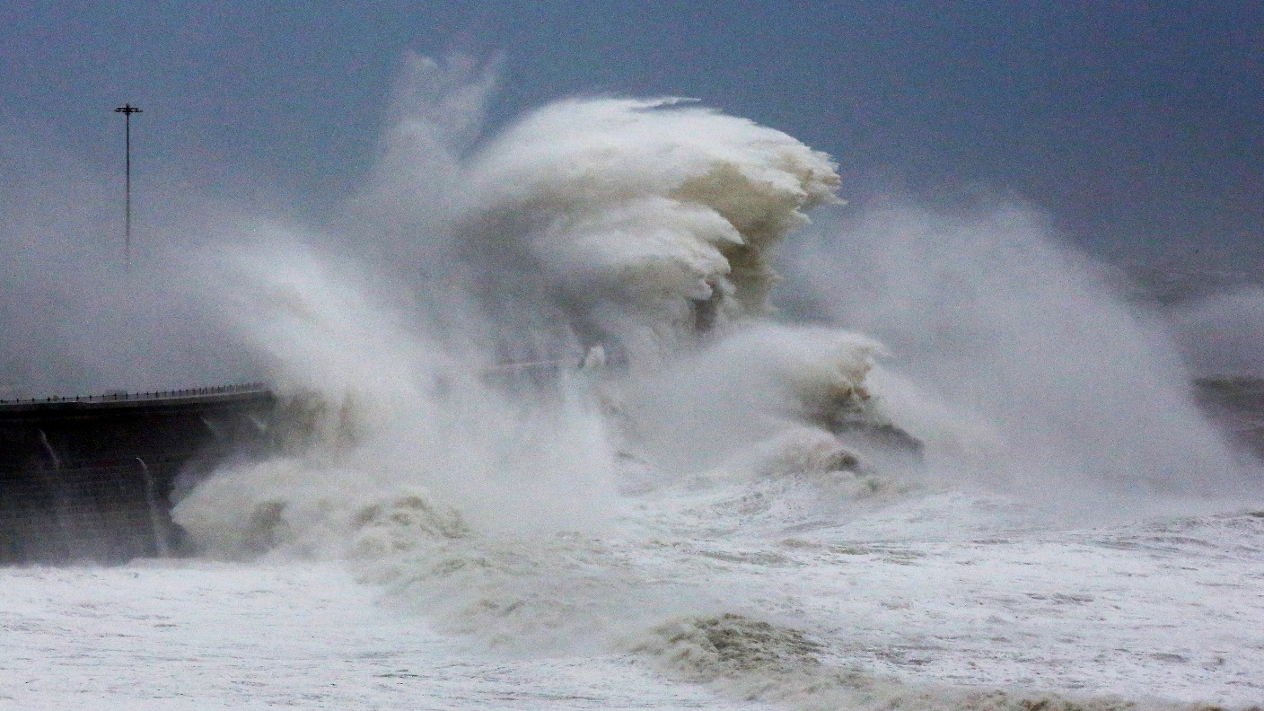 UK braced for wild weather as Storm Doris approaches | ITV News