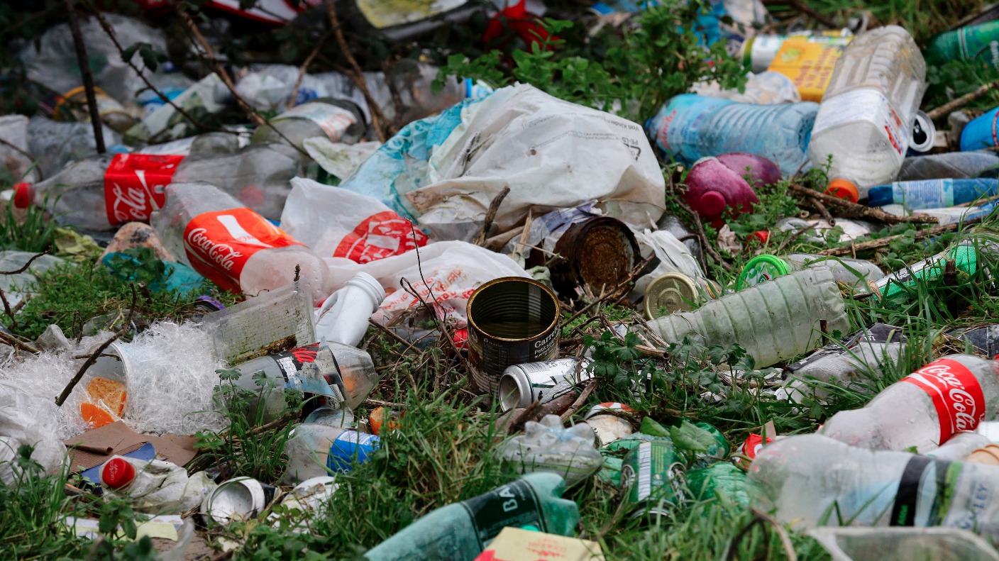 Nearly 1000 fined for dropping litter ITV News Wales