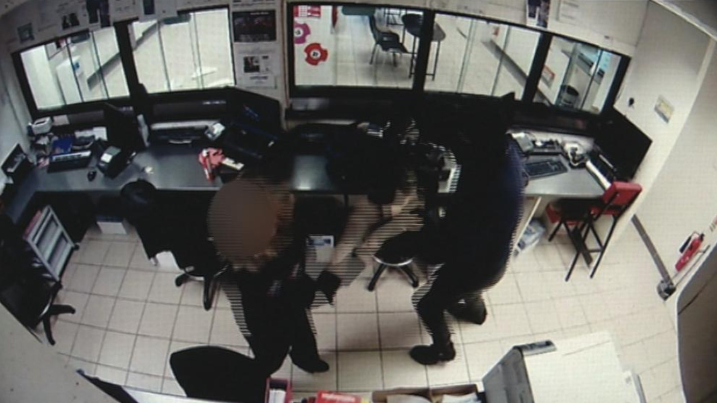 Exclusive Footage Shows Stun Gun Attack On Woman During Robbery At Bookmakers Utv Itv News