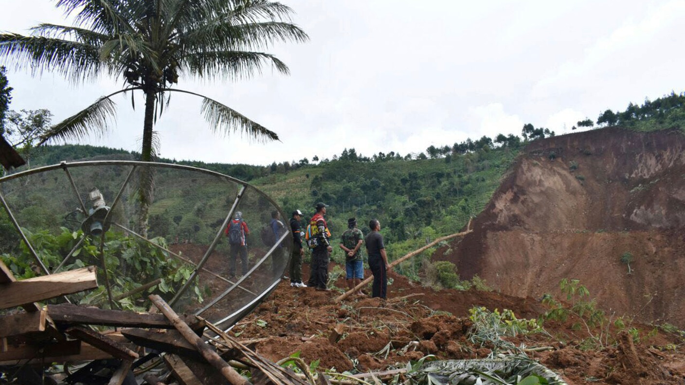 Landslide Buries Over Two Dozen People In Indonesia | ITV News