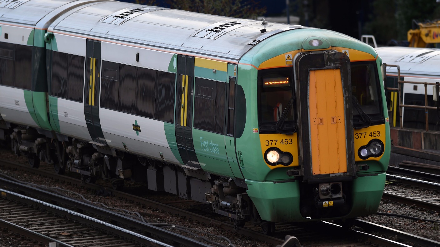 Towns and cities to be cut off during RMT rail strike despite some staff  rejecting walkout | ITV News Meridian