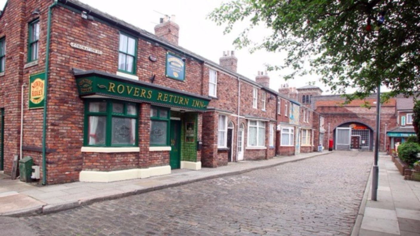 What's happened to Coronation Street's famous cobbles? | ITV News