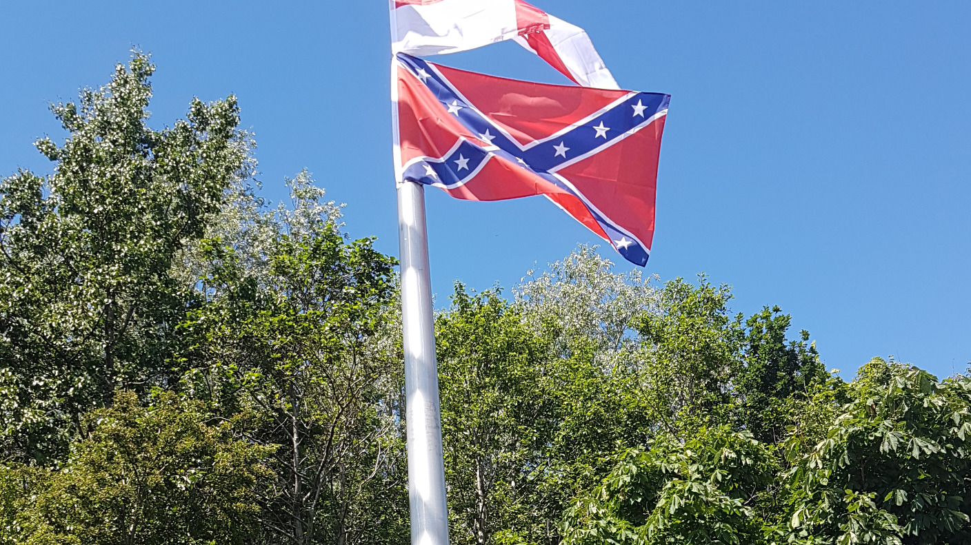 Confederate flag erected in Lisburn is removed | UTV | ITV News