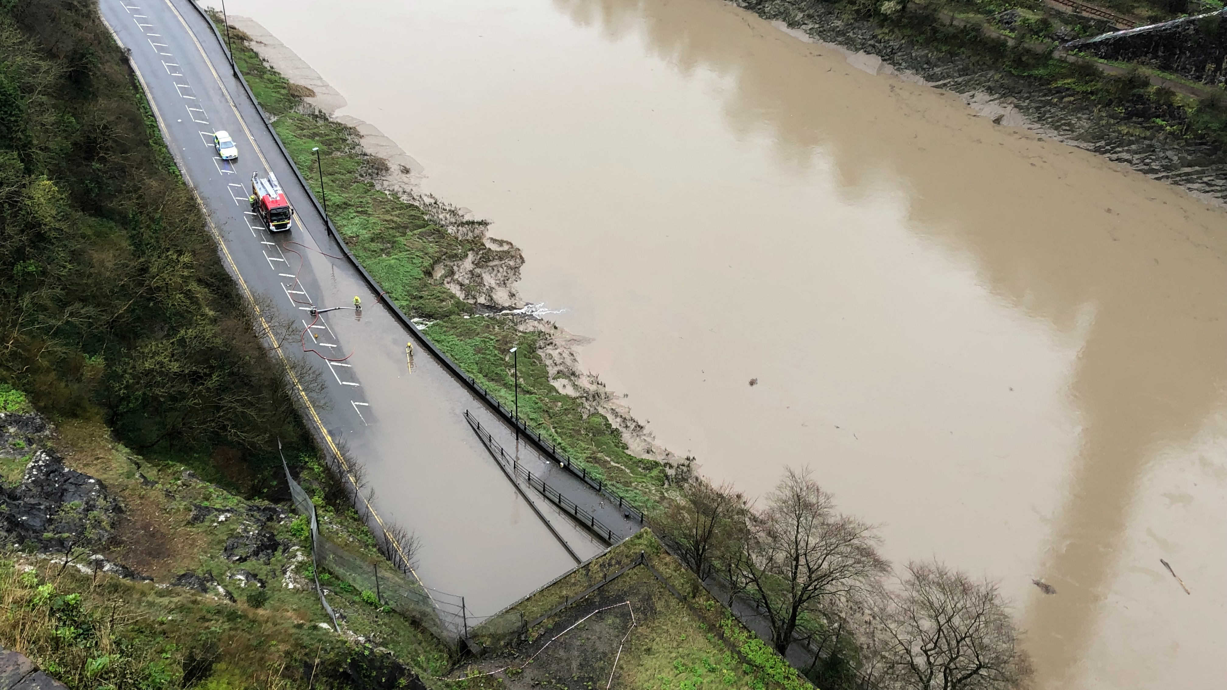 A4 Portway flooding Long traffic delays as River Avon floods in