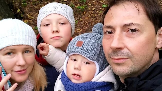 Ukranian family Sergii, Valentina, Demi and Max.