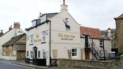 290322 Hart Inn image - pub photo