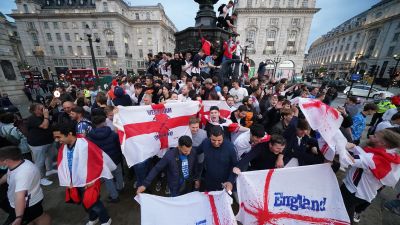 suppe tillykke tvilling Euro 2020: London gets ready for historic final as England fans warned to  celebrate 'within the law' | ITV News London