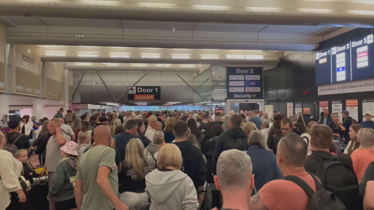 Passengers told 'not to come' to Manchester Airport following power cut