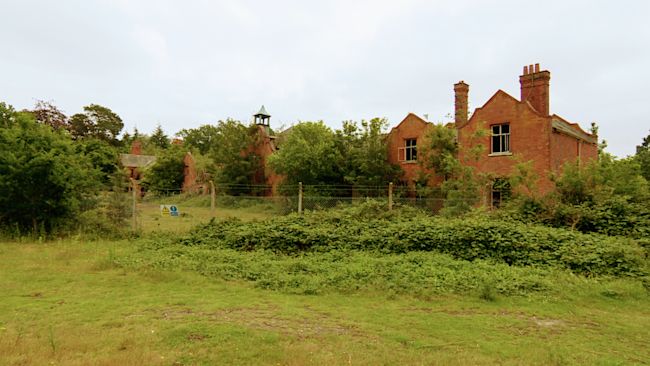 Minley Home Farm has fallen into a state of disrepair