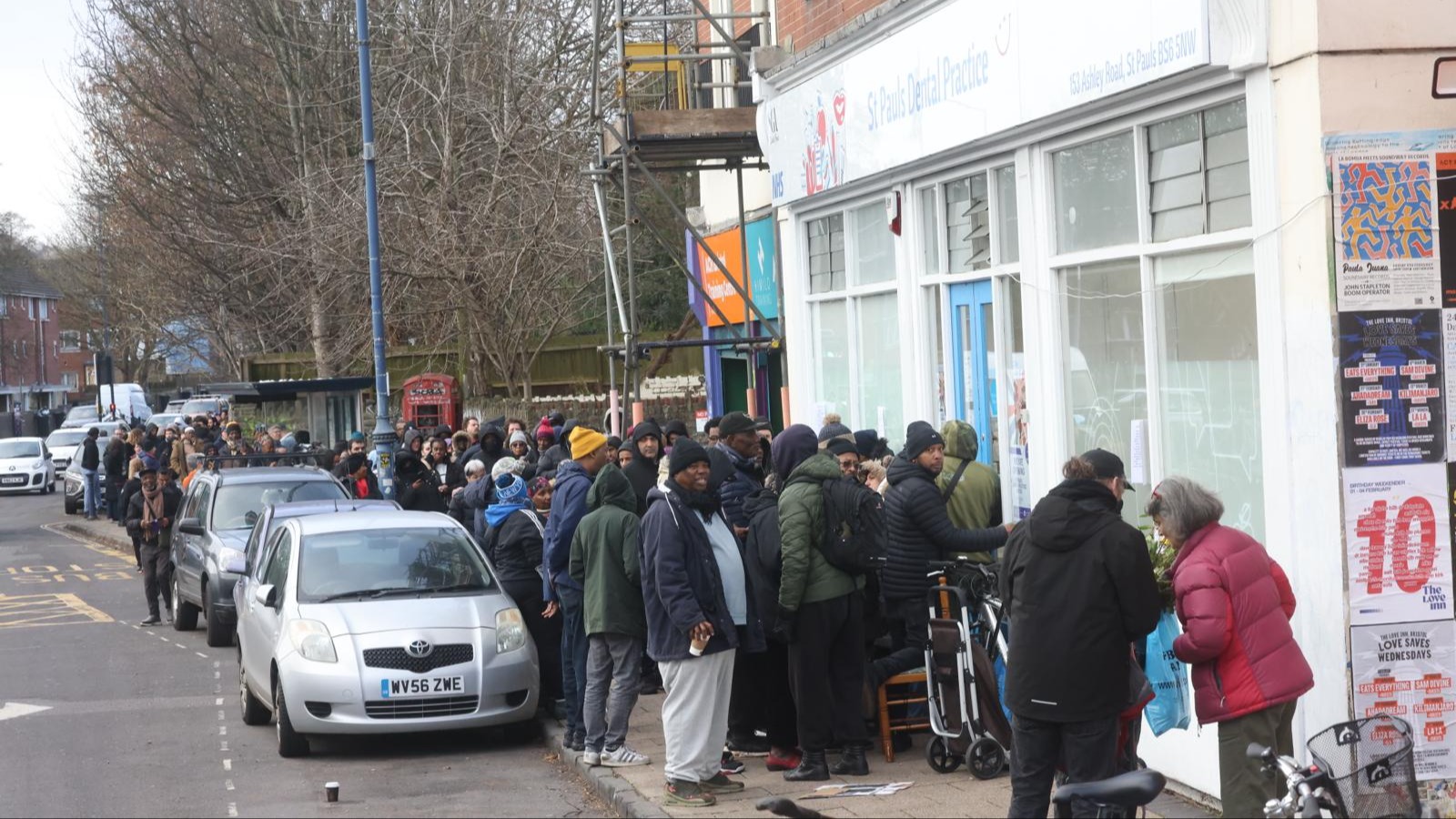 Hundreds queue in Bristol for NHS dental care as new practice
