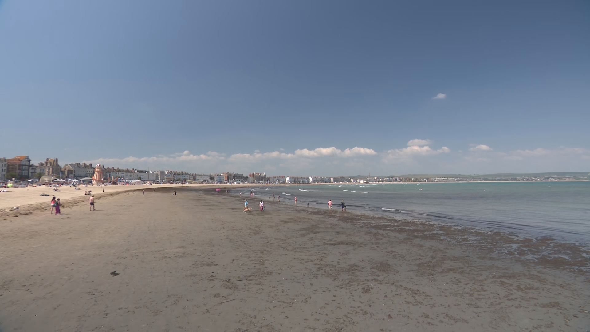 Council explains why seaweed is not being cleared from Weymouth