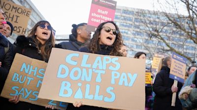 Workers on the picket line outside St Thomas' Hospital in London during a strike by nurses and ambulance staff. Picture date: Monday February 6, 2023. PA