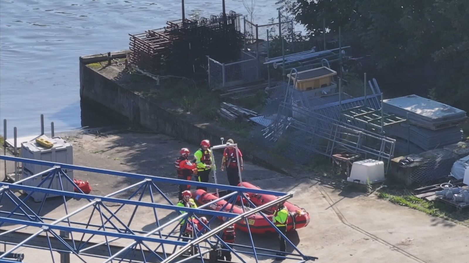 Capsized Rowing Boat Police search for missing man after rowing boat capsizes on Thames ...