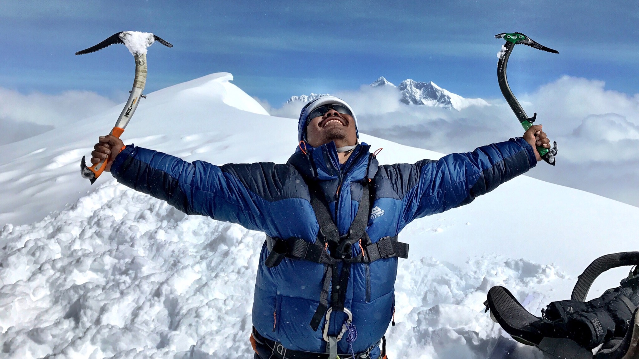 Double Amputee From Canterbury Reaches Everest Base Camp In World ...