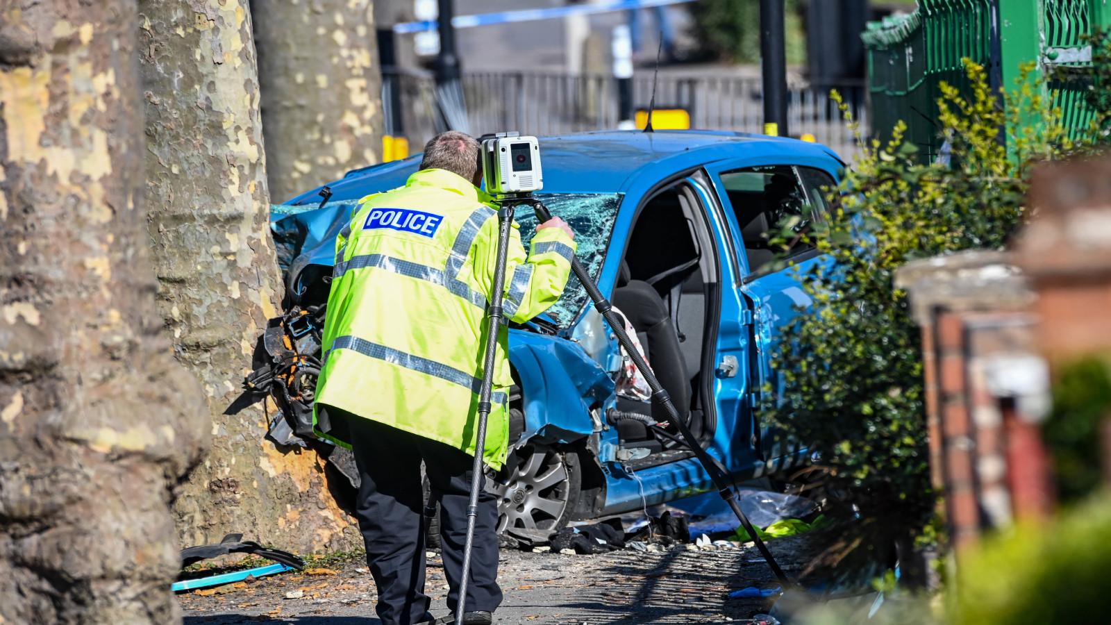 Two teenagers dead and two injured after car hits tree in Coventry ...