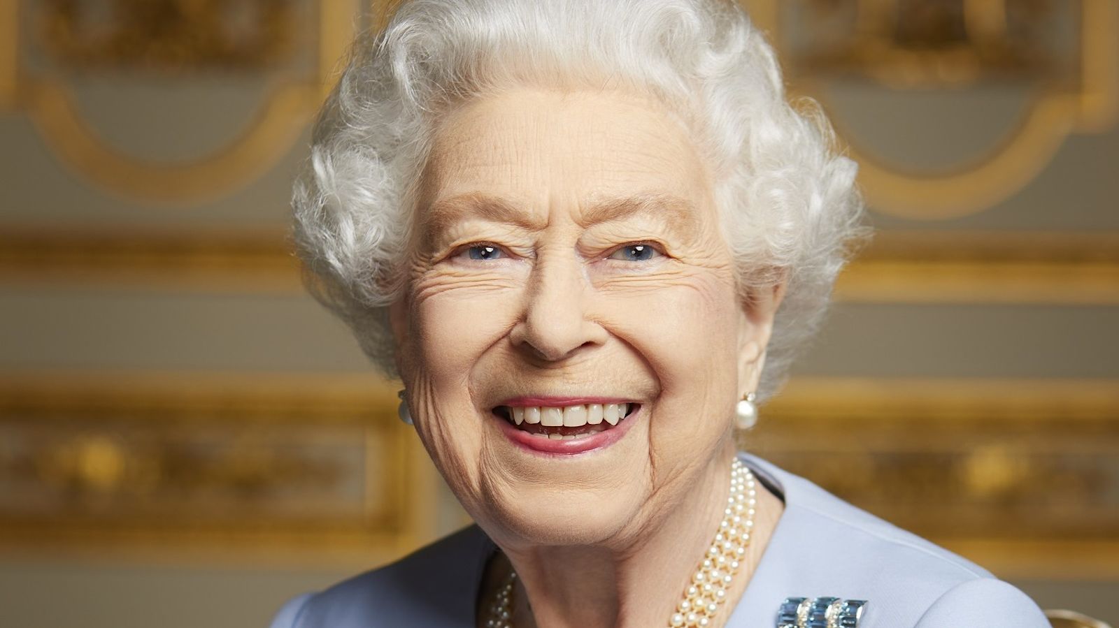 Unseen photo of smiling Queen released by Buckingham Palace ahead of ...